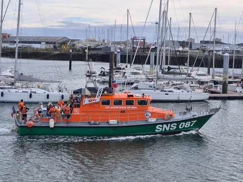 Deux kayaks et un paddle en difficulté au large de Dunkerque-Malo