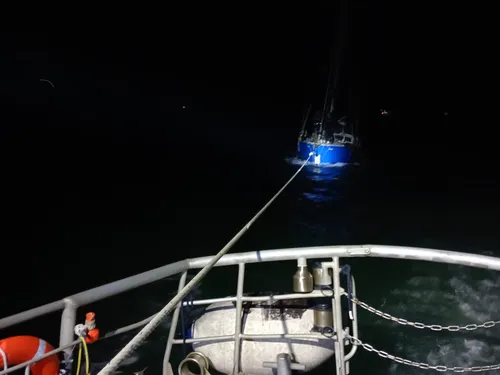 Un voilier assisté par le SNSM au large de Calais