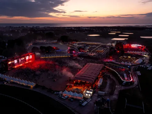 Bob Sinclar avec B2b Paloma, Purple Disco Machine... Grosse...