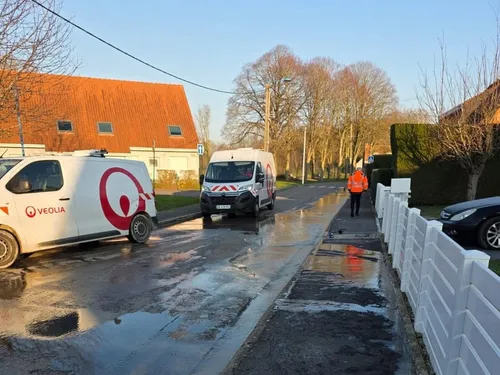 Blendecques : une importante fuite d'eau en cours rue Jean-Baptiste...