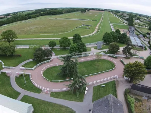 Réunion Trot et Obstacles dimanche à l'hippodrome de Senonnces-Pouancé