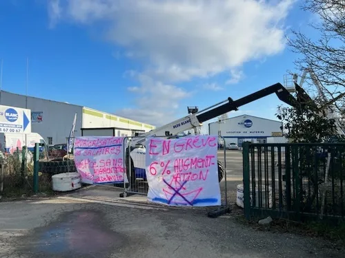 Laval. Les salariés du site Bleu Blanc en grève