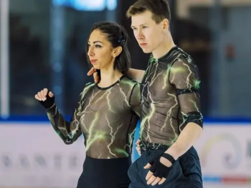 Angers. Le couple de patineurs Camille et Pavel Kovalev...