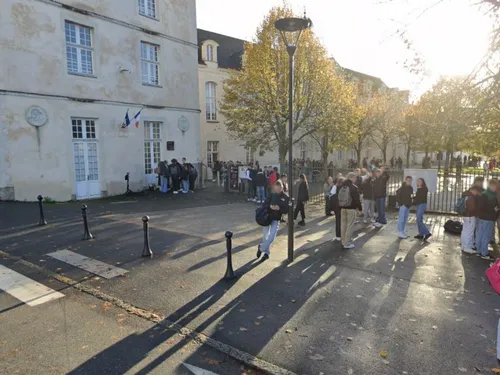 Château-Gontier : des lycéens de Victor-Hugo menacés par une...