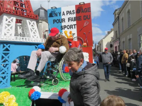 Candé. Au carnaval, résidents et personnels de l'EHPAD s'unissent...