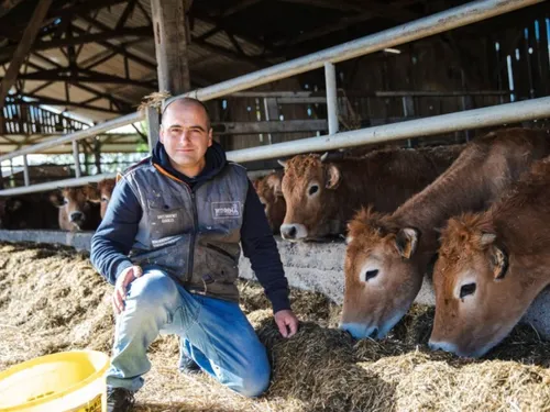 L'Amour est dans le Pré. "Aujourd'hui, je suis heureux", confie...