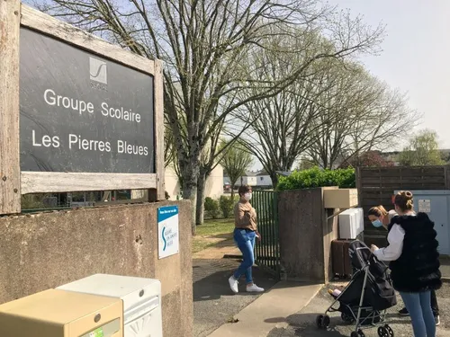 Segré. Les parents d'élèves des Pierres Bleues dénoncent les...