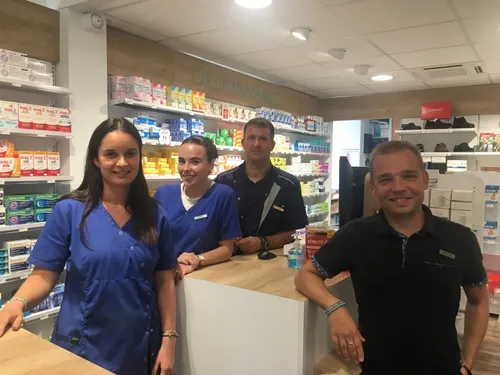 Les pharmaciens autorisés à prescrire les vaccins : "une bonne...