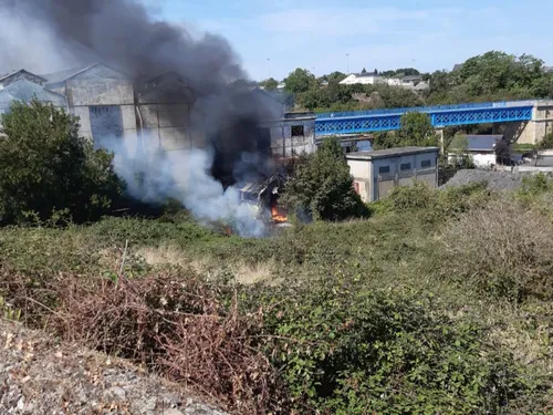 Segré. L'ancienne usine Paulstra touchée par un incendie
