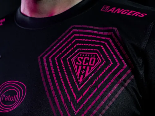 Angers Sco. Le club dévoile son maillot pour Octobre Rose