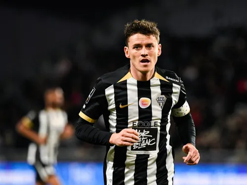 VIDEO. Angers Sco : les adieux de Pierrick Capelle et Abdoulaye...