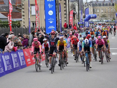 Région Pays de la Loire Tour. Alberto Dainese s'impose sur l'étape...