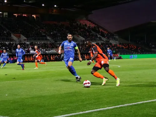 Stade lavallois : Bourg-en-Bresse donne une leçon de réalisme aux...