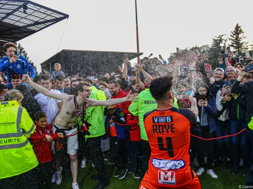 C'est historique, le Stade lavallois est champion de National !
