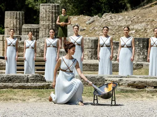 JO 2024. Patrick Chila et Manuela Montebrun, premiers porteurs de...