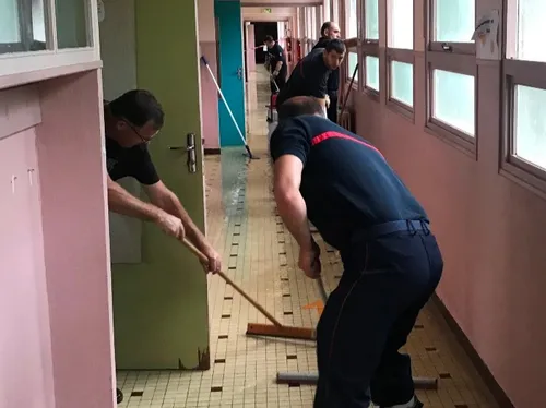 Orages : le lycée Bourg Chevreau de Segré inondé sur deux étages...