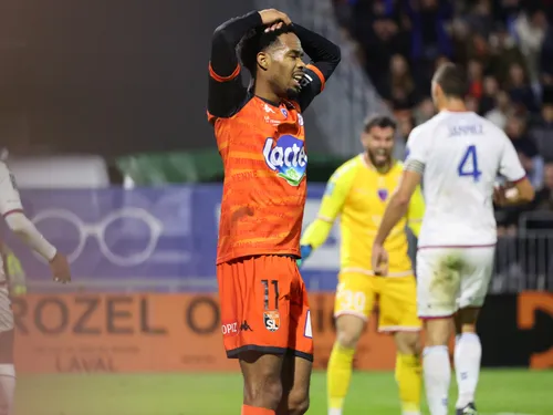 Stade lavallois. Réduit à dix, Laval s'incline lourdement contre...
