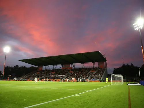 Stade lavallois. Entre le club et le Laval Crew, le torchon brûle
