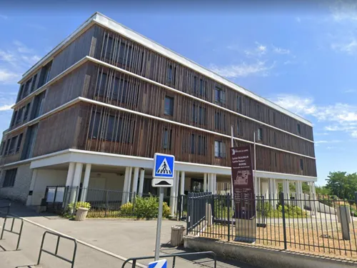 Laval. Plus de 100 personnes évacuées au lycée Robert-Buron après...