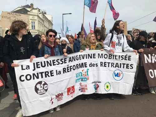 Réforme des retraites : à Angers dans le cortège, une jeunesse,...