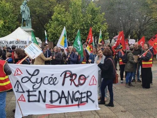 Réforme du lycée professionnel : plusieurs dizaines de manifestants...