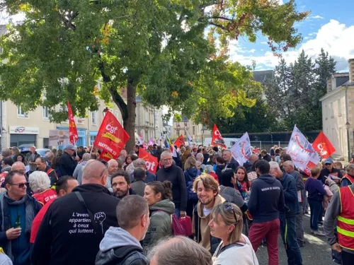 Pouvoir d'achat :  près de 1 400 manifestants à Angers, 350 à...