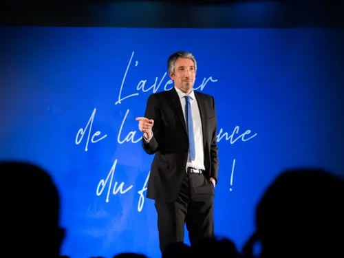 Segré-en-Anjou-Bleu, Au Cargo, l'humoriste Guillaume Meurice vient...