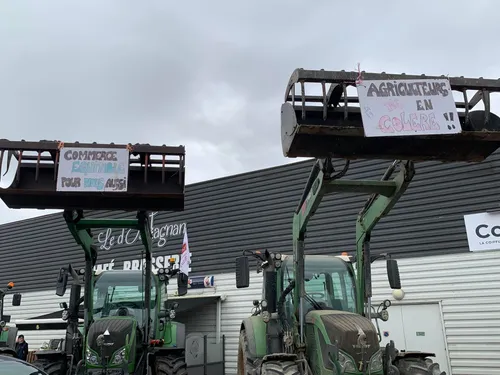 En Anjou. "On restera le temps qu'il faudra" promettent les...