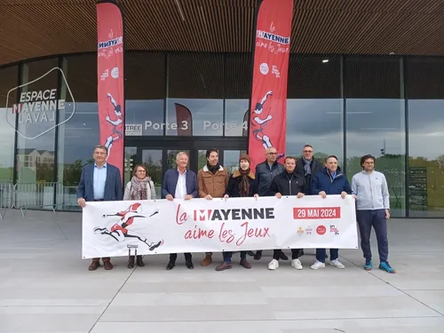 JO 2024. Archimède en concert, après l'arrivée de la flamme...