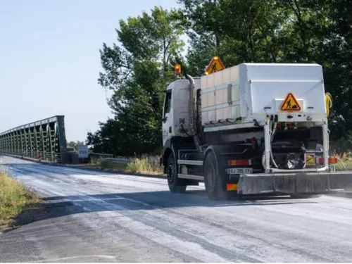 Maine-et-Loire. Vitesse abaissée, lait de chaux sur les routes......