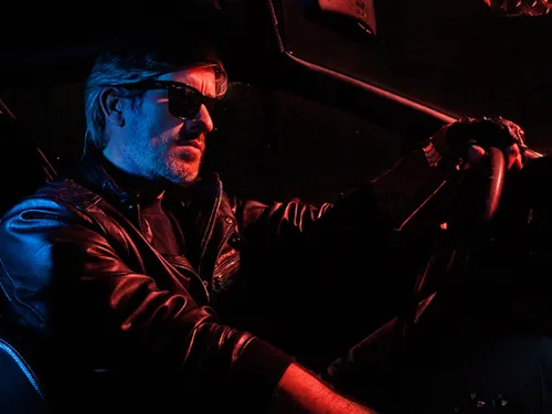 Kavinsky - Renegade ft. Cautious Clay