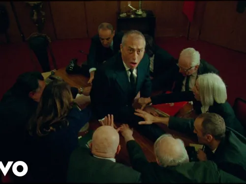 C'est déjà l'été avec Kungs "Clap your hands" !