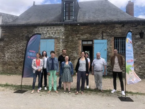 Ombrée d’Anjou. Une base de loisirs sur l’étang de Combrée cet été 