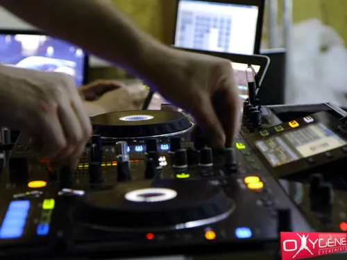 Location de sono et éclairage pour fêter votre réveillon