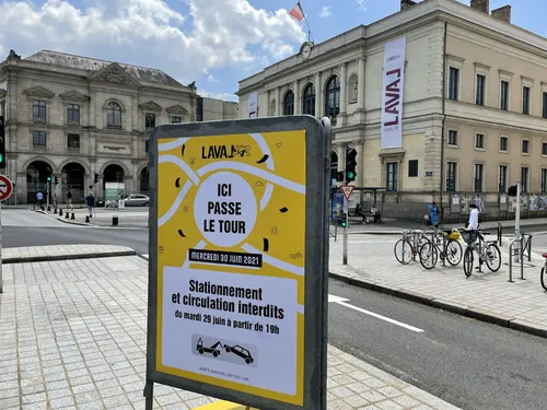 À Angers et Laval, des absences dans le personnel des mairies à...