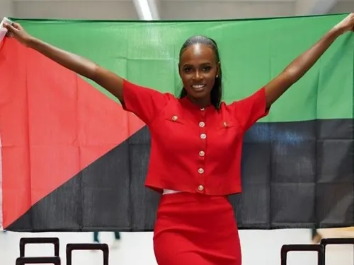 Axelle René poursuit son ascension dans le mannequinat avec un...