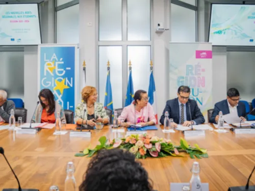 ENSEIGNEMENT SUPÉRIEUR : LA RÉUNION RENFORCE SON SOUTIEN AUX...