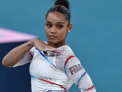 Mélanie de Jesus dos Santos relance sa carrière en Martinique et...