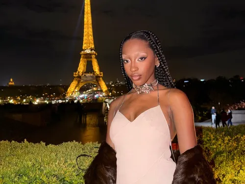 « Il est temps que ça change » : Ebony monte au créneau pour la...