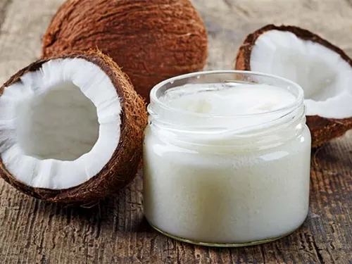 Huile de coco : la science confirme ses bienfaits pour la peau 