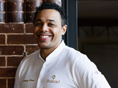 Le chef guadeloupéen Anthony Denon décroche une étoile Michelin au...