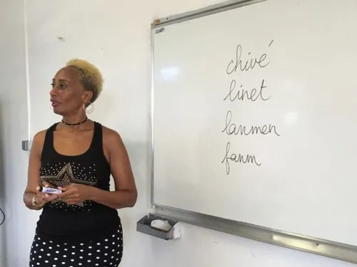 Le créole à l’école :  Martinique, une nouvelle génération...