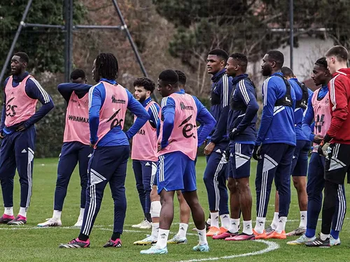 Quel est le joueur du Racing le mieux payé ? 