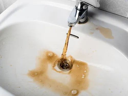 À Hoerdt, de l’eau brune sort des robinets 