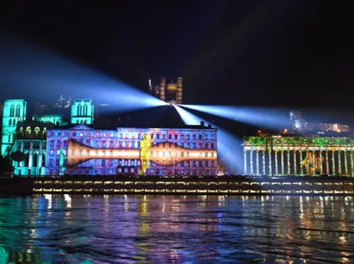 Avignon : un aller-retour en train d’époque pour admirer la Fête...