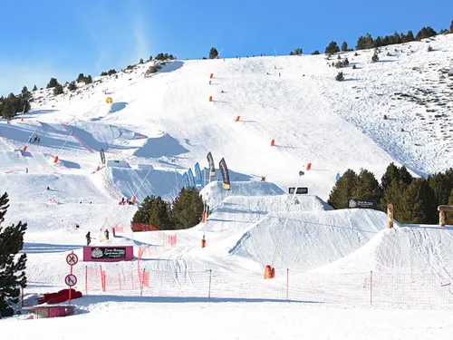 Pyrénées-Orientales : Font-Romeu Pyrénées 2000 ouvre l’intégralité...