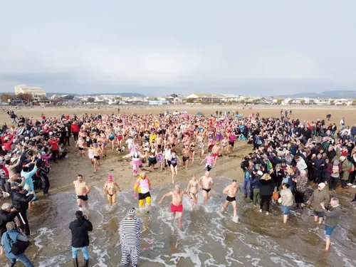 Aude : 1 000 courageux-ses attendus pour le bain du Nouvel An à...