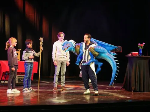 Avignon Off. DBZ, magie et dragon géant : le « Magicien Galactique...