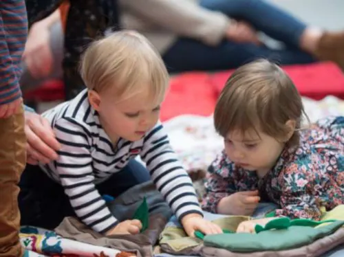 Des activités pour les tout-petits au Louvre-Lens