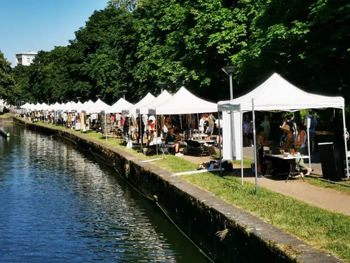 Les artistes sont de sortie de long des quais de la Deûle